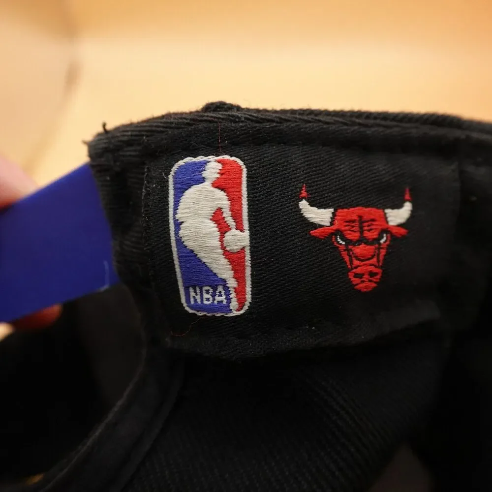 Chicago Bulls Hat Cap Snap Back Black Blue NBA Basketball Mens Mitchell & Ness